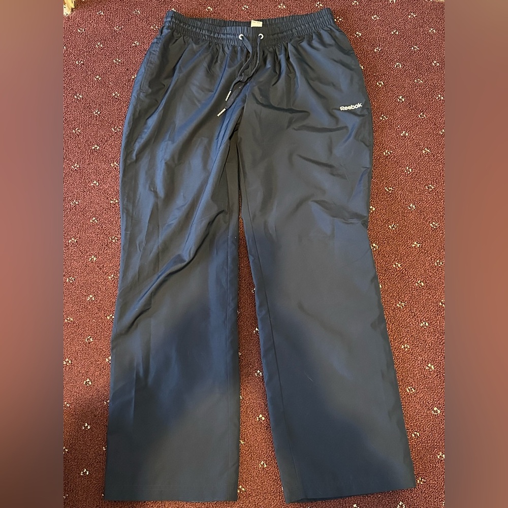 Reebok lightweight navy athletic pants, wide leg, pockets, drawstring  size med